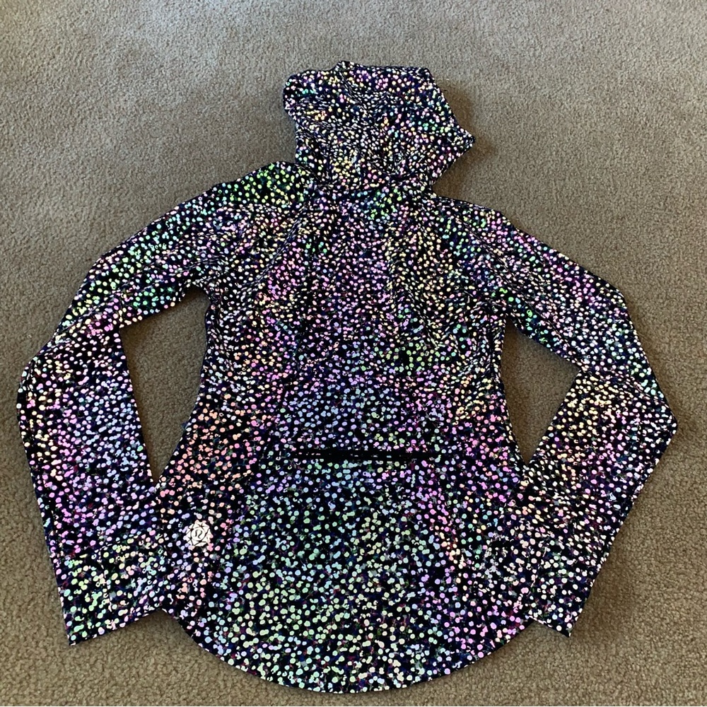*RARE* NWT Lululemon Mist Over Windbreaker Seawheeze Edition Reflective Size 4 - Picture 2 of 6